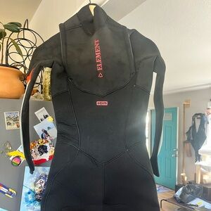 Brand new ion front zip women’s wetsuit
